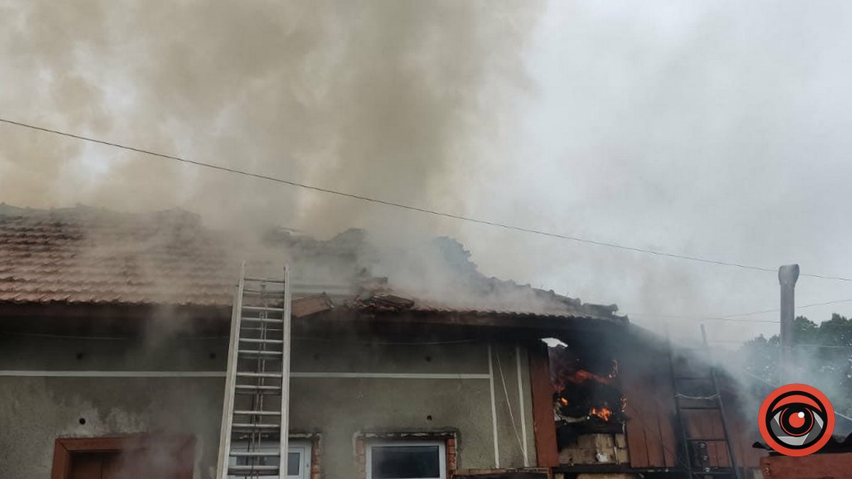 Спалахнула пожежа у селі Мишин