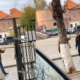 У центрі Коломиї невідомий чоловік направив пістолет на людину: відео