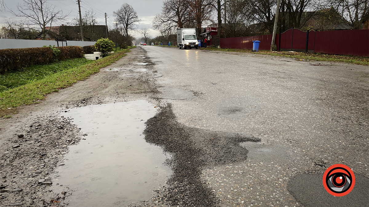 Скільки коштує ремонт центральної дороги у П'ядиках, якого вистачило "до першого дощу"