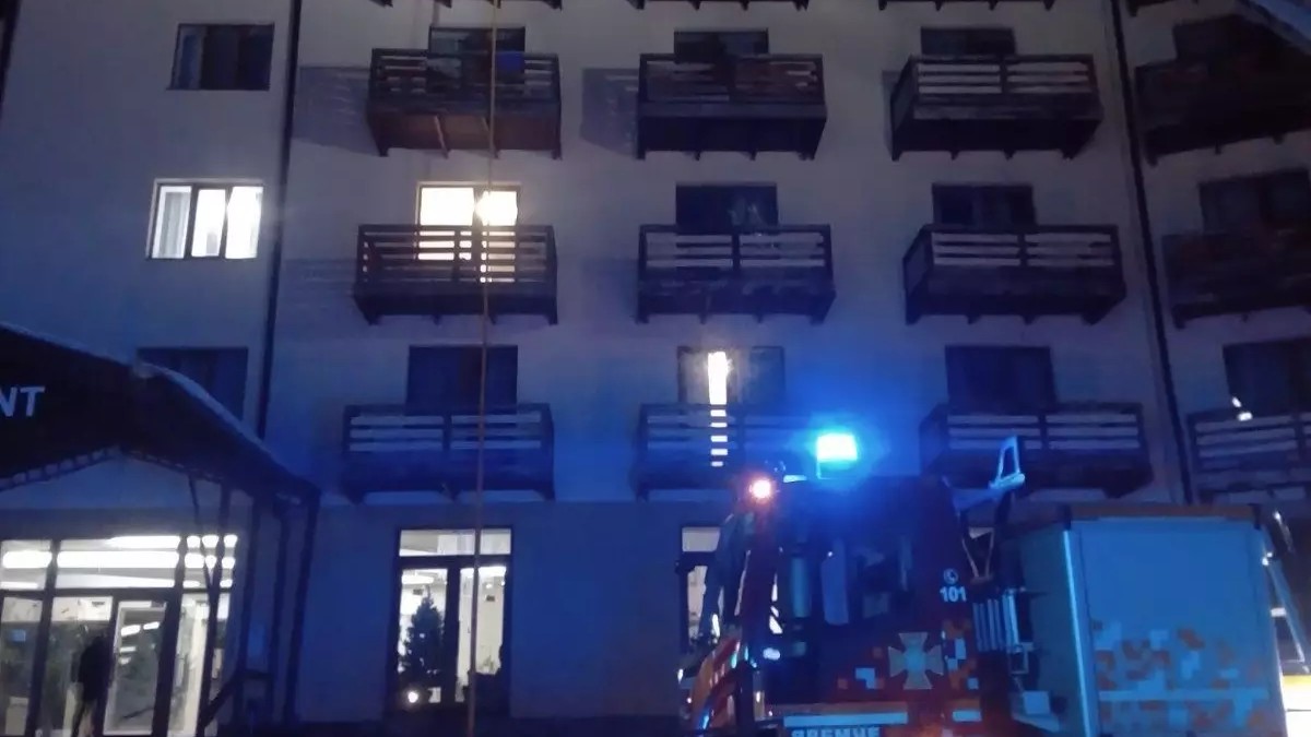 У Поляниці виникла пожежа в одному із готелів