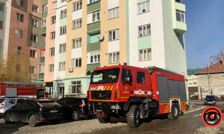 У багатоповерхівці Коломиї з квартири йшов дим: викликали рятувальників