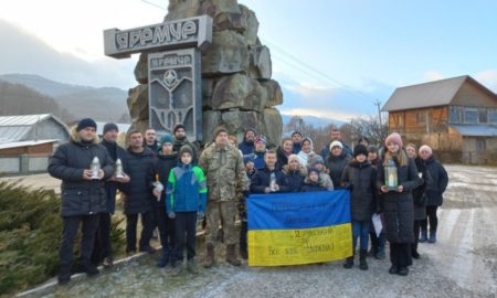 Пластуни Яремче принесуть Вифлеємський вогонь миру в громаду