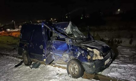 Водій не вижив: деталі зіткнення автомобіля та потяга на Прикарпатті