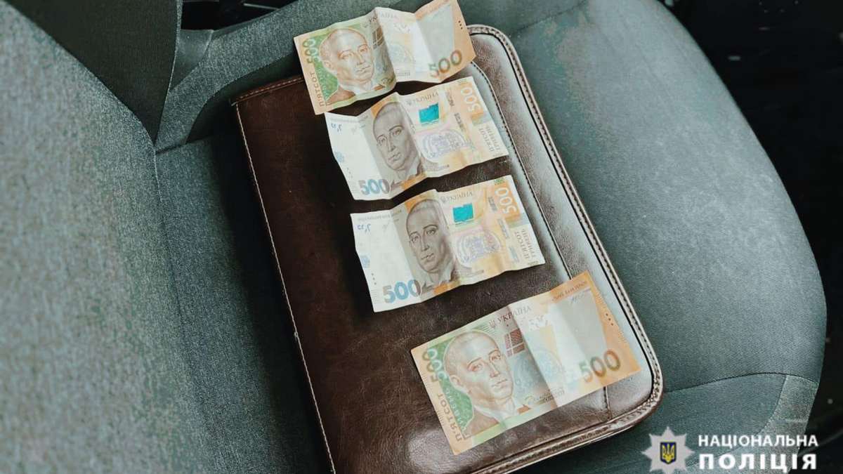 Косівчанин давав поліцейським 2 тис грн, аби уникнути відповідальності
