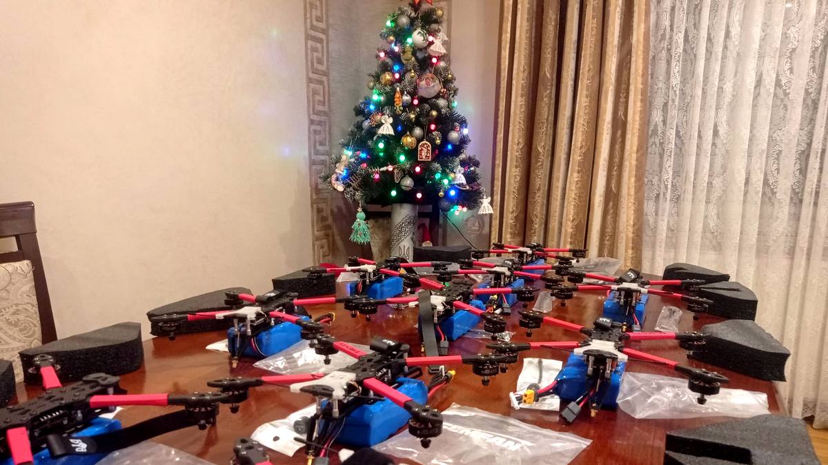 Благодійна коляда: "Саджовецькі козаки" придбали 14 дронів для ЗСУ