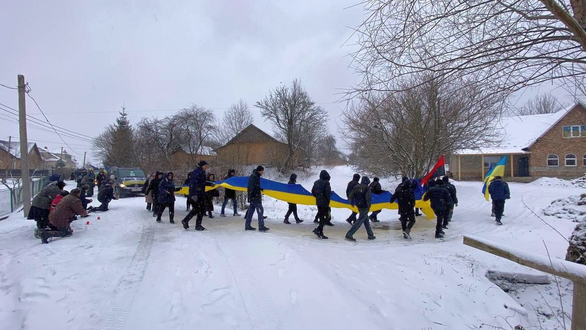 Печеніжинська громада зустріла Героя Руслана Шелембина