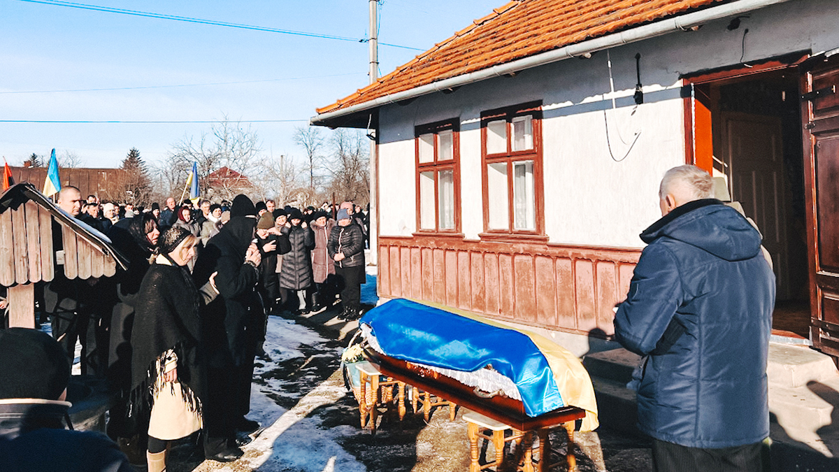 У Нижньому Вербіжі громада зустріла загиблого Героя Василя Гончарука