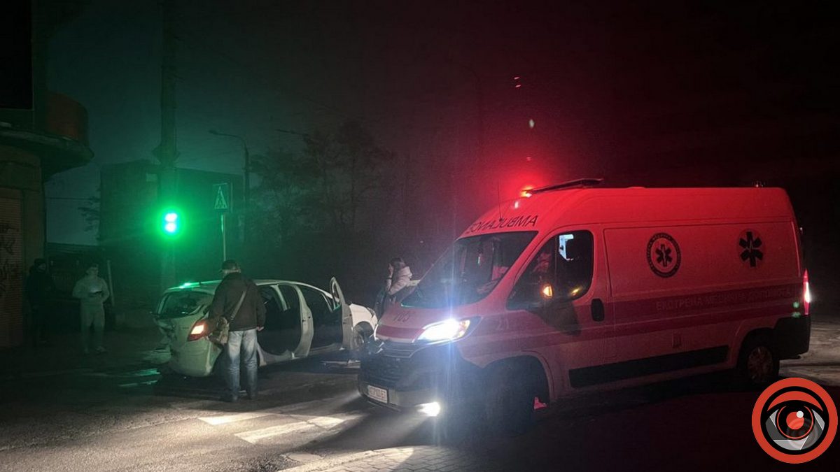 У автотрощі на Прикарпатті постраждала вагітна жінка