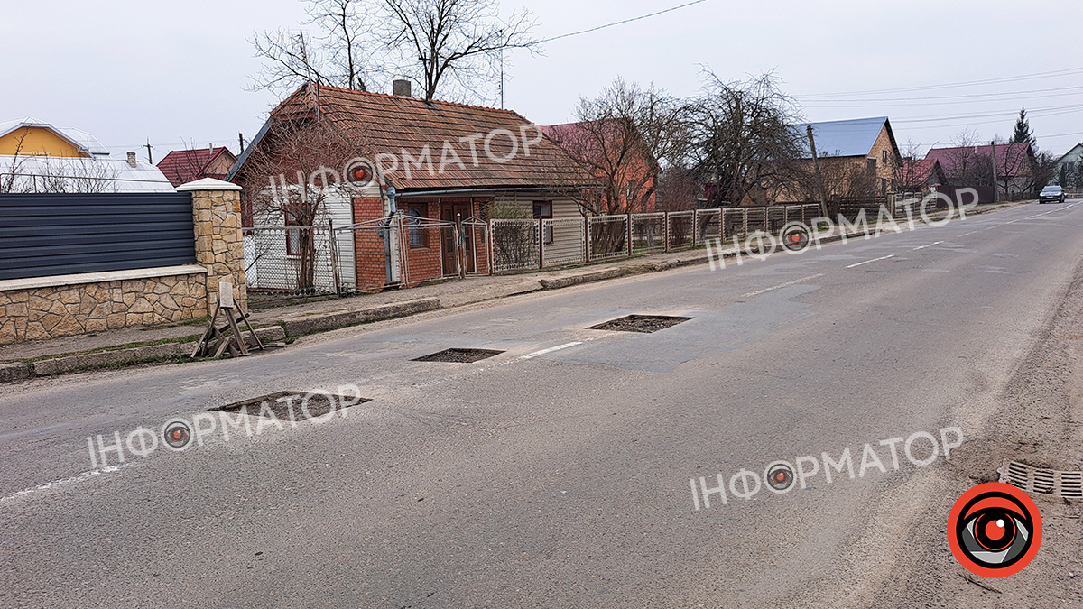 На вулиці Миколайчука у Коломиї з'явилися небезпечні вибоїни