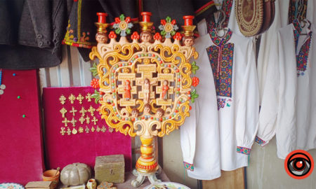 Гуцульські старожитності та цікавий крам: що можна знайти на базарі у Косові. Фоторепортаж