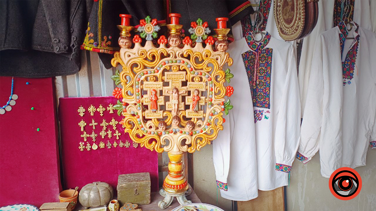 Гуцульські старожитності та цікавий крам: що можна знайти на базарі у Косові. Фоторепортаж