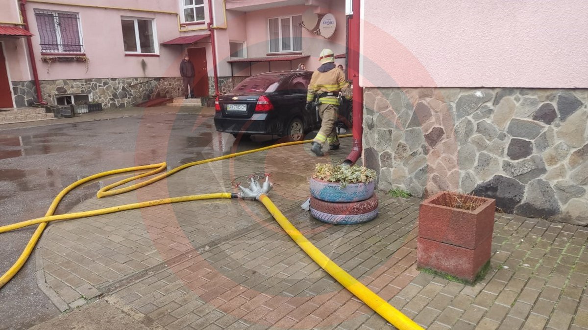 Пожежа в багатоповерхівці Коломиї: евакуювали майже два десятка людей