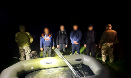 Прикарпатець та ще троє чоловіків намагалися втекти за кордон з гумовим човном