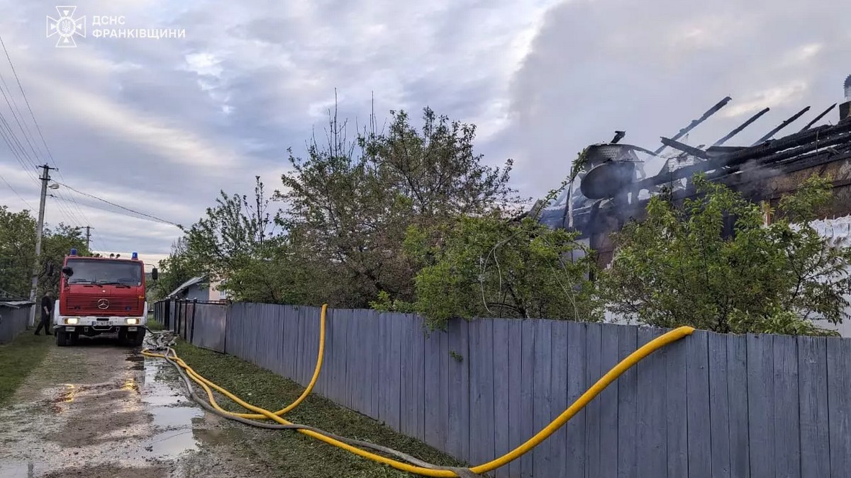На Снятинщині вогнеборці ліквідували пожежу житлового будинку