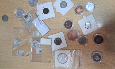 Іноземець намагався вивезти з України майже два десятки старовинних монет
