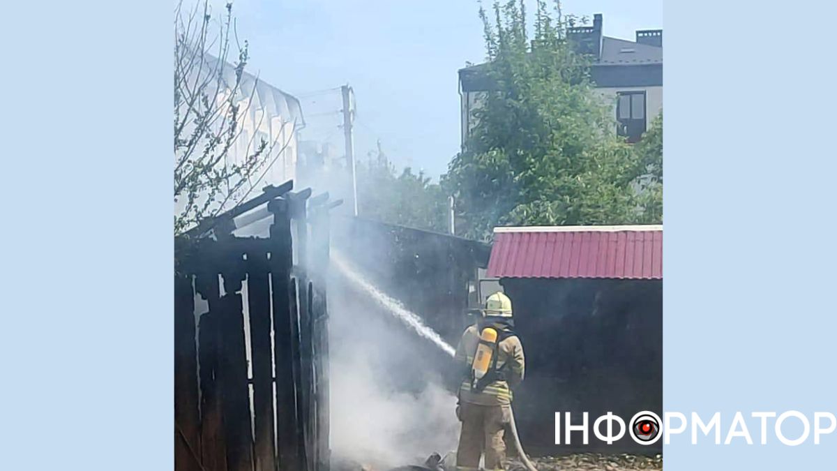 2 травня рятувальники ліквідовували загорання на вул. Бандери в Коломиї