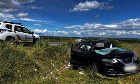 Авто злетіло з дороги і перекинулось: деталі ДТП на Надвірнянщині