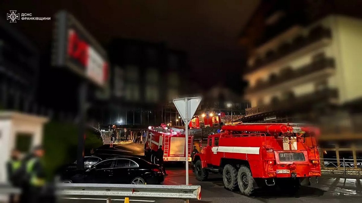 Вночі в підземному паркінгу готелю в Поляниці спалахнула пожежа