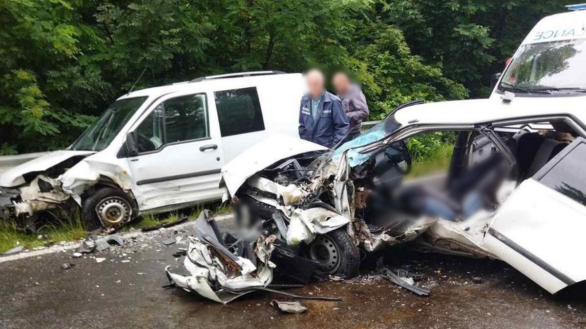 Автотроща на Коломийщині: зіткнулися два автомобіля