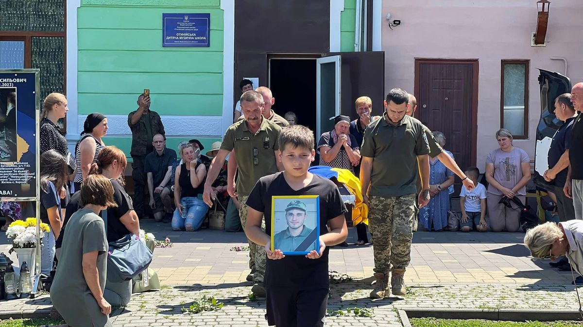 Отинійська громада попрощається із Героєм Андрієм Зайцевим