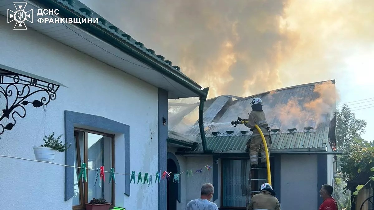 На Городенківщині палав житловий будинок