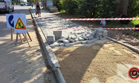 На брукування тротуарів по вул. Мазепи у Коломиї витратять ще сотні тисяч гривень