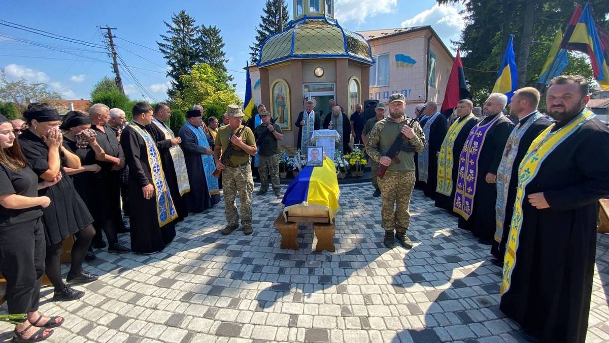 У Городенці зустріли скорботний кортеж Героя Романа Дурди