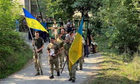 Громада Отинії провела в останню дорогу воїна Василя Назарука