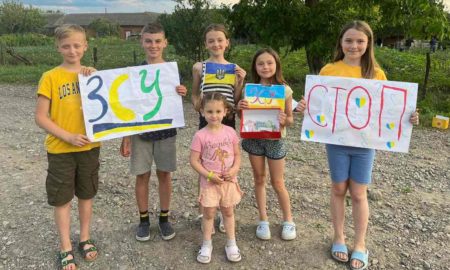 Малеча з Городенківщини збирала гроші, що купити дрон для воїна-односельця