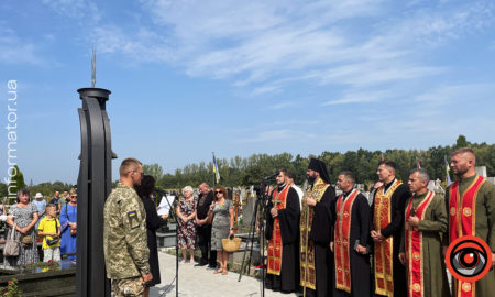 На Алеї Слави у Коломиї вшанували пам'ять захисників України