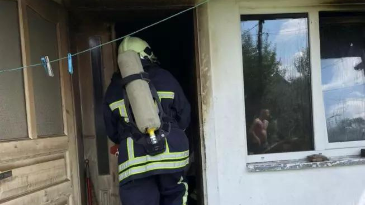 Вогнеборці ліквідували пожежу в житловому будинку в Делятині