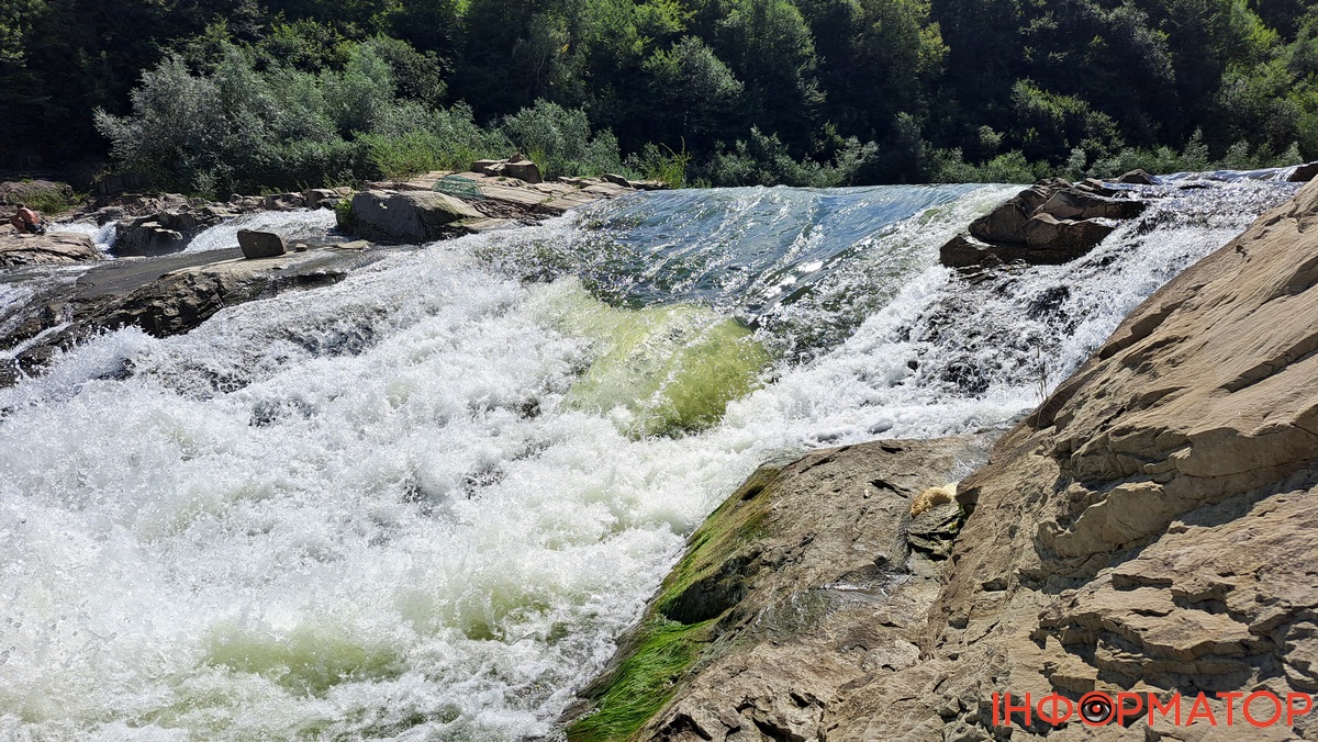 Відпочинок біля Коломиї: маловідомий водоспад Крутіж на річці Прут