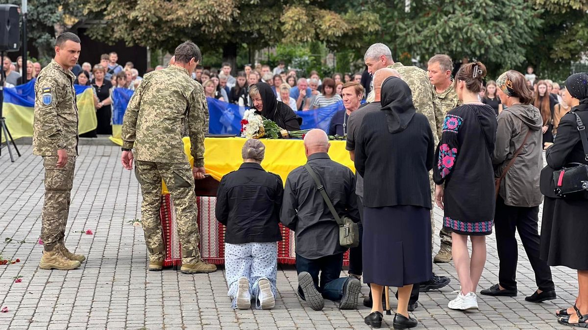 Сьогодні у Голоскові проведуть в останню путь "Едельвейса" Василя Романюка