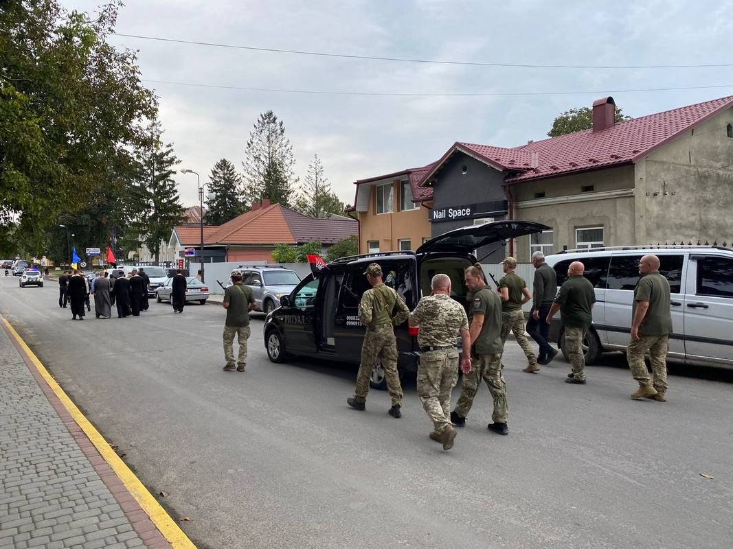 Городенківська громада віддала шану Герою Михайлу Лазорку