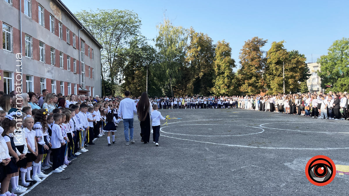 60-ий перший дзвоник: У Коломийському ліцеї №2 пройшла ювілейна урочиста лінійка