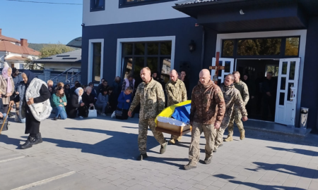 Надвірнянщина попрощалась із полеглим бійцем Дмитром Гандзюком