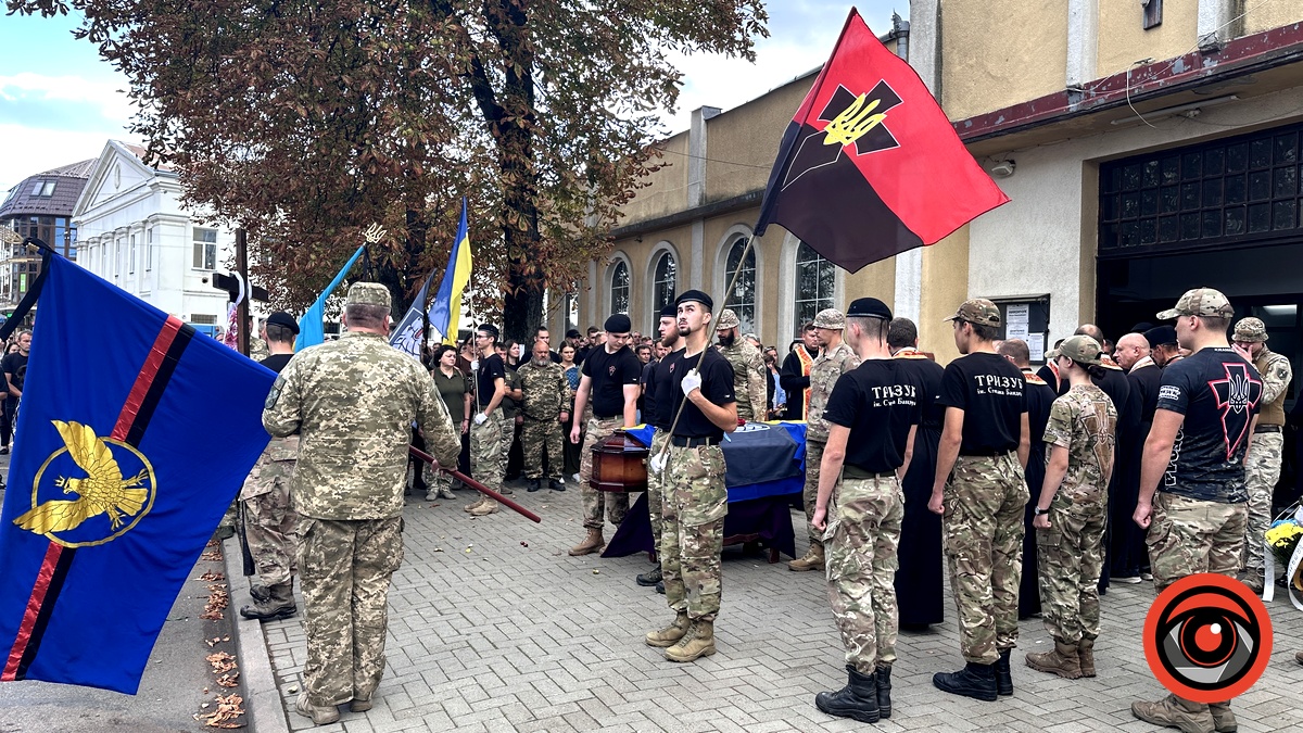 Мешканці Коломиї провели в останню путь Героя Антона Дмитерка