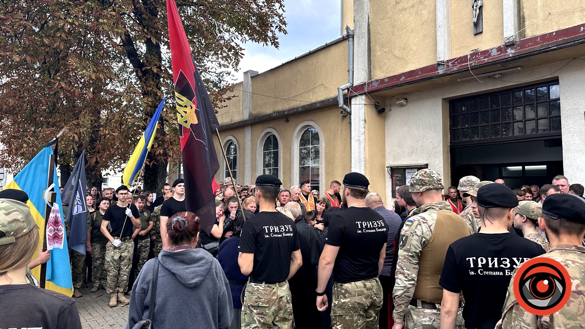 Мешканці Коломиї провели в останню путь Героя Антона Дмитерка