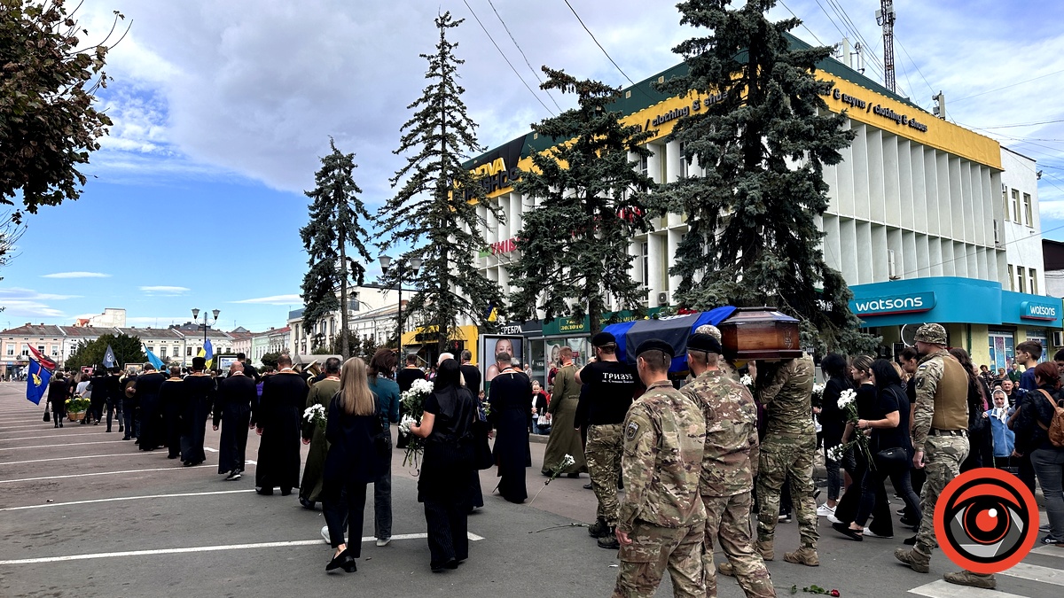 Мешканці Коломиї провели в останню путь Героя Антона Дмитерка