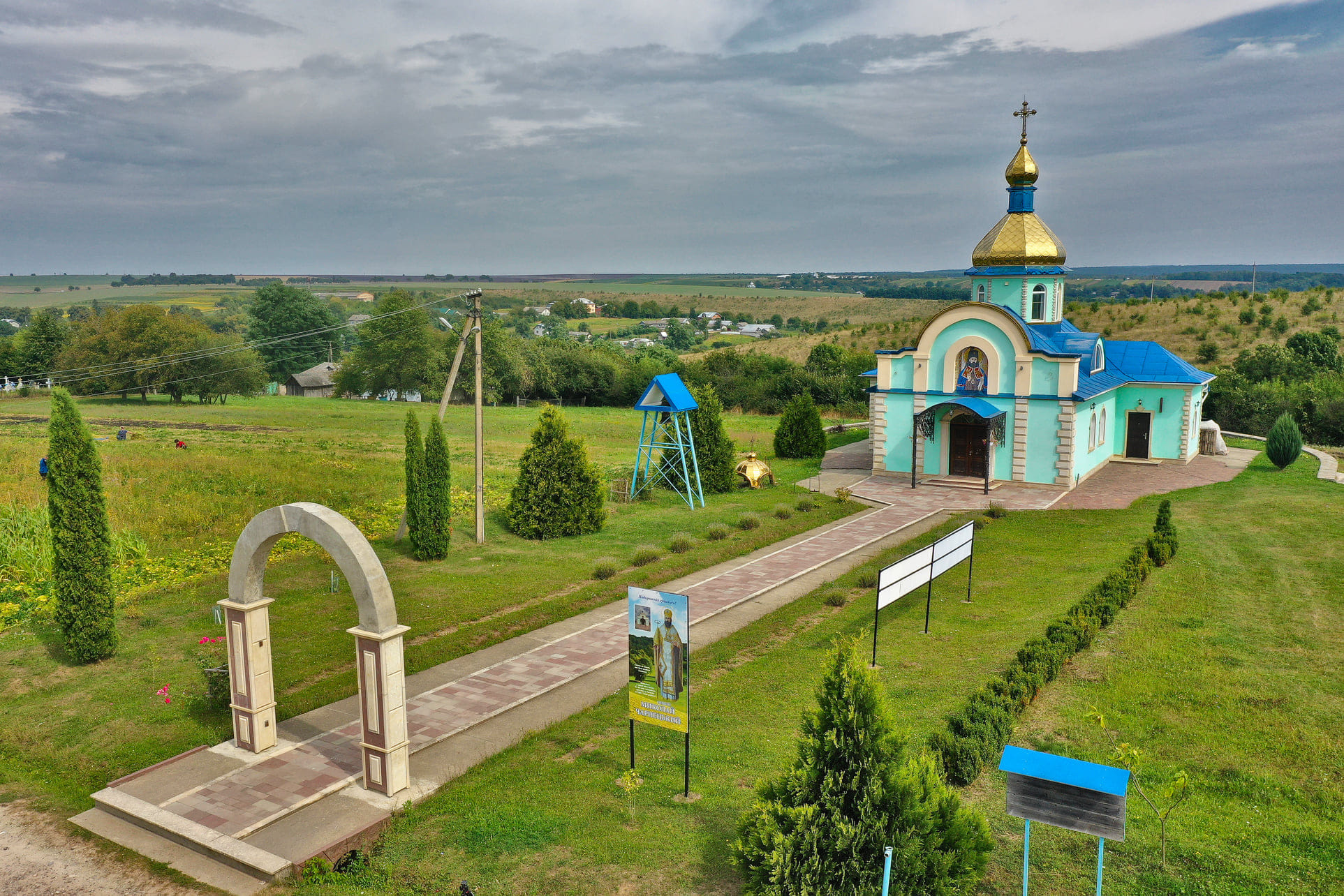 З бюджету Городенківської громади витратили майже 200 грн на ремонти в церквах 