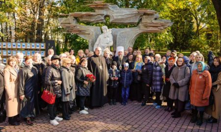 Рідним загиблих воїнів з Городенківщини вручили державні нагороди Героїв