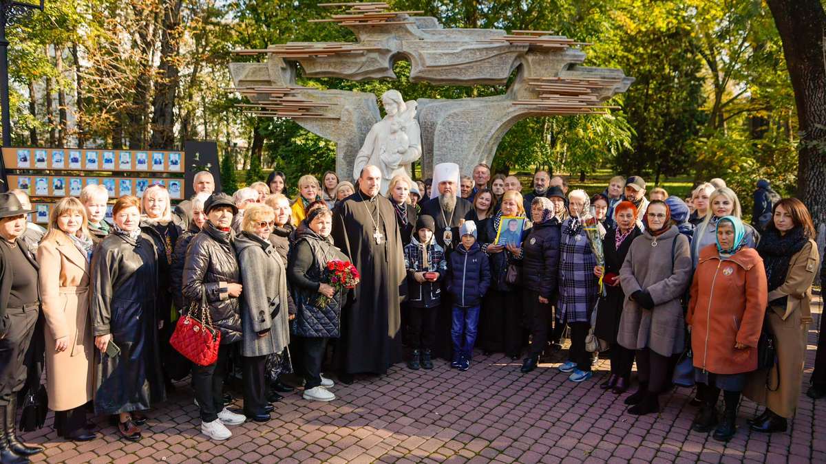 Рідним загиблих воїнів з Городенківщини вручили державні нагороди Героїв