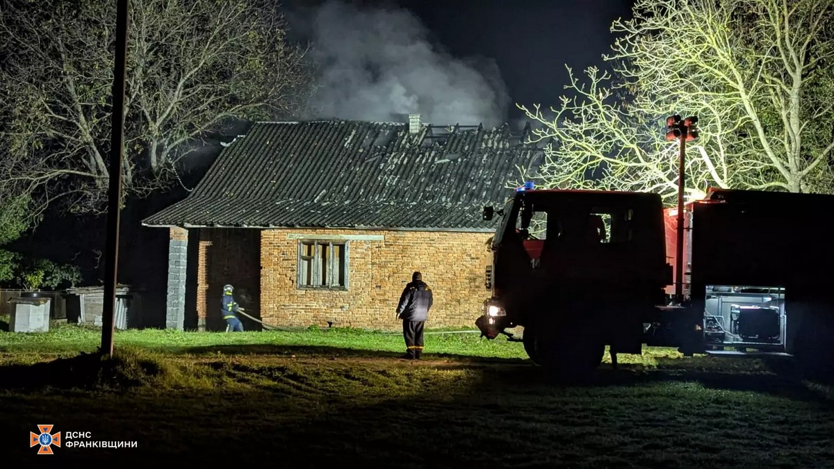 У палаючому будинку на Косівщині загинув чоловік