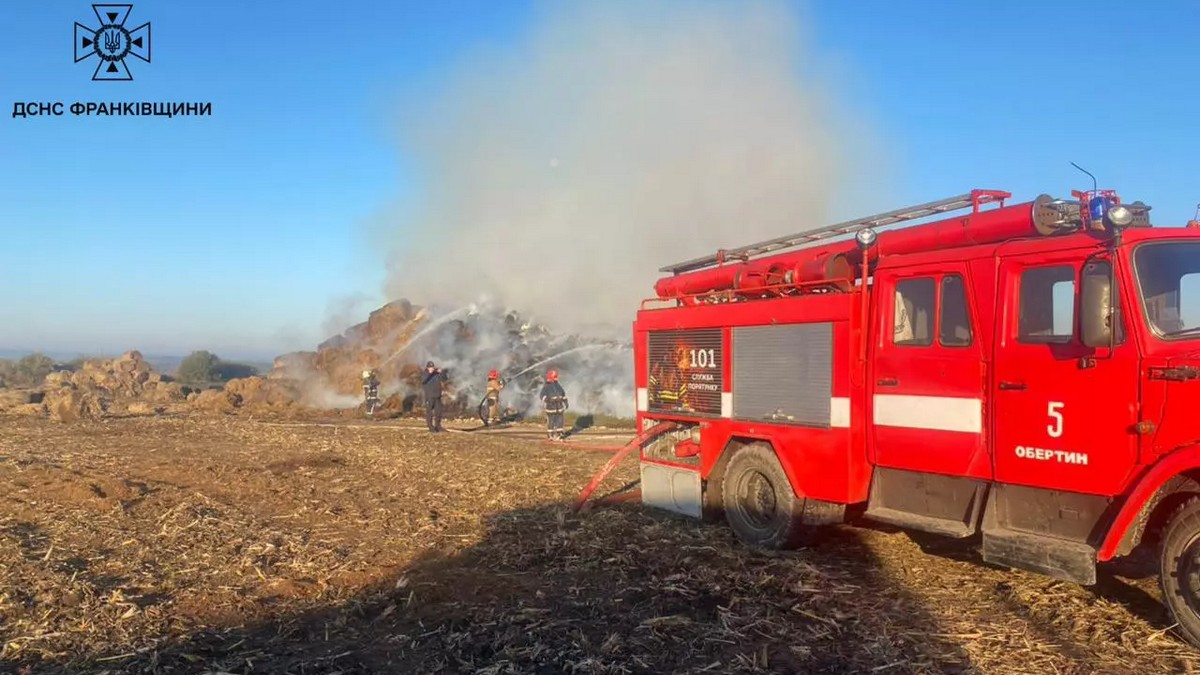 Тюки соломи палали в Обертинській громаді