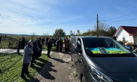 Печеніжинська громада зустріла полеглого Героя Сергія Лаврука