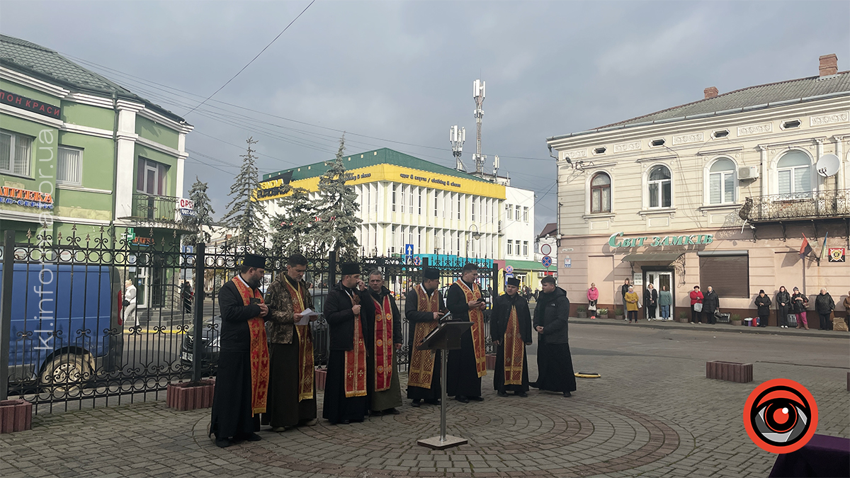 У Коломиї провели в останню путь воїна Олега Далавурака