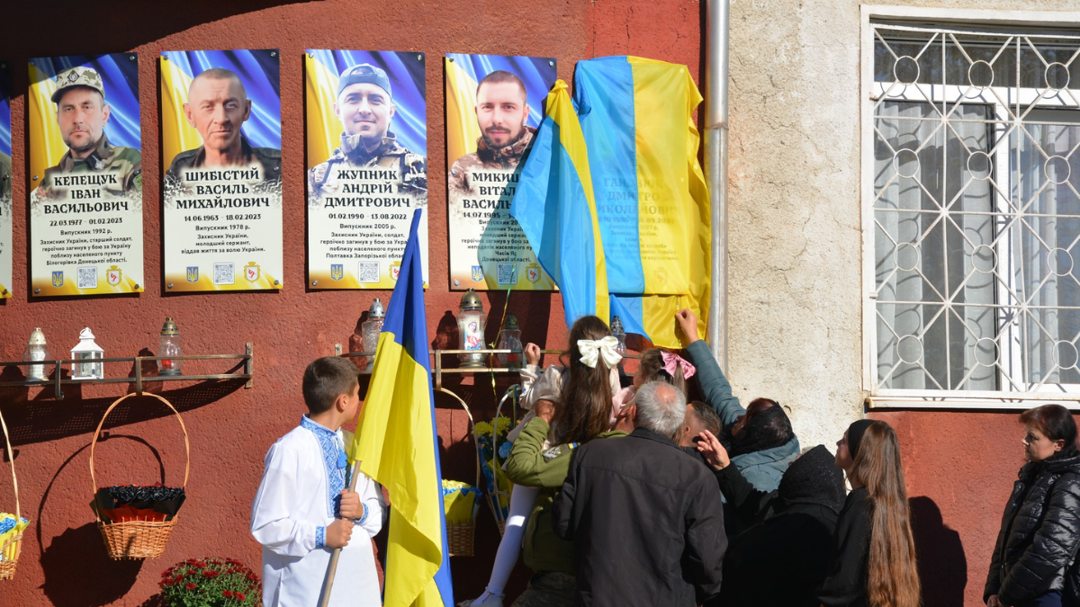 На Надвірнянщині відкрили меморіальні дошки п'ятьом полеглим воїнам