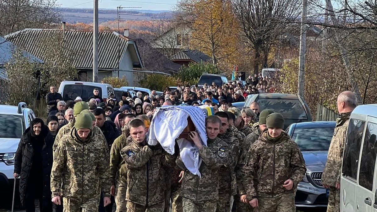 У Лісному Хлібичині попрощалися із молодим воїном Андрієм Андрусишином