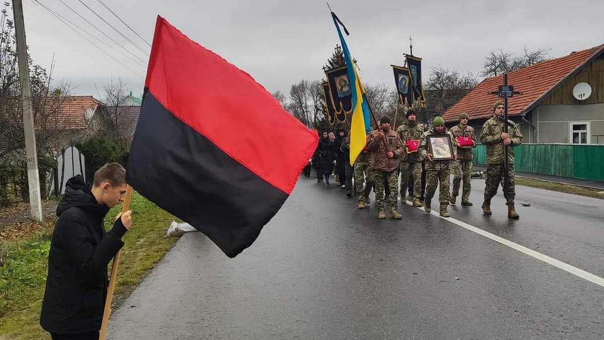 Нижньовербізька громада провела в останню путь Героя Василя Баб'юка