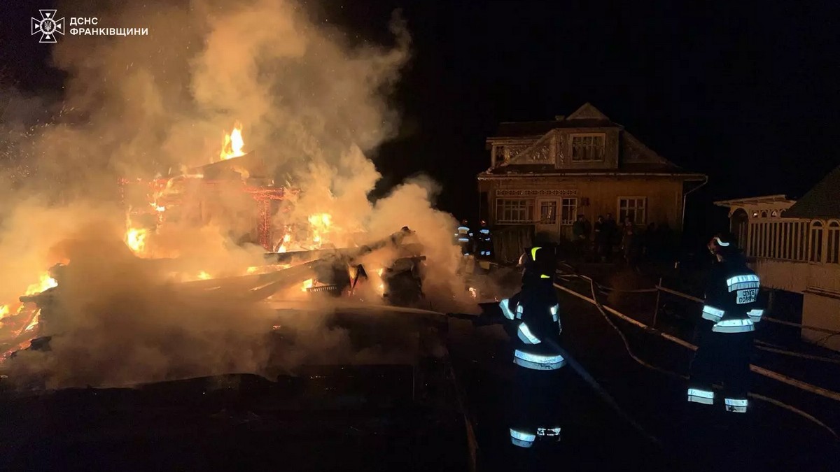 На Верховинщині вогонь повністю знищив будівлю